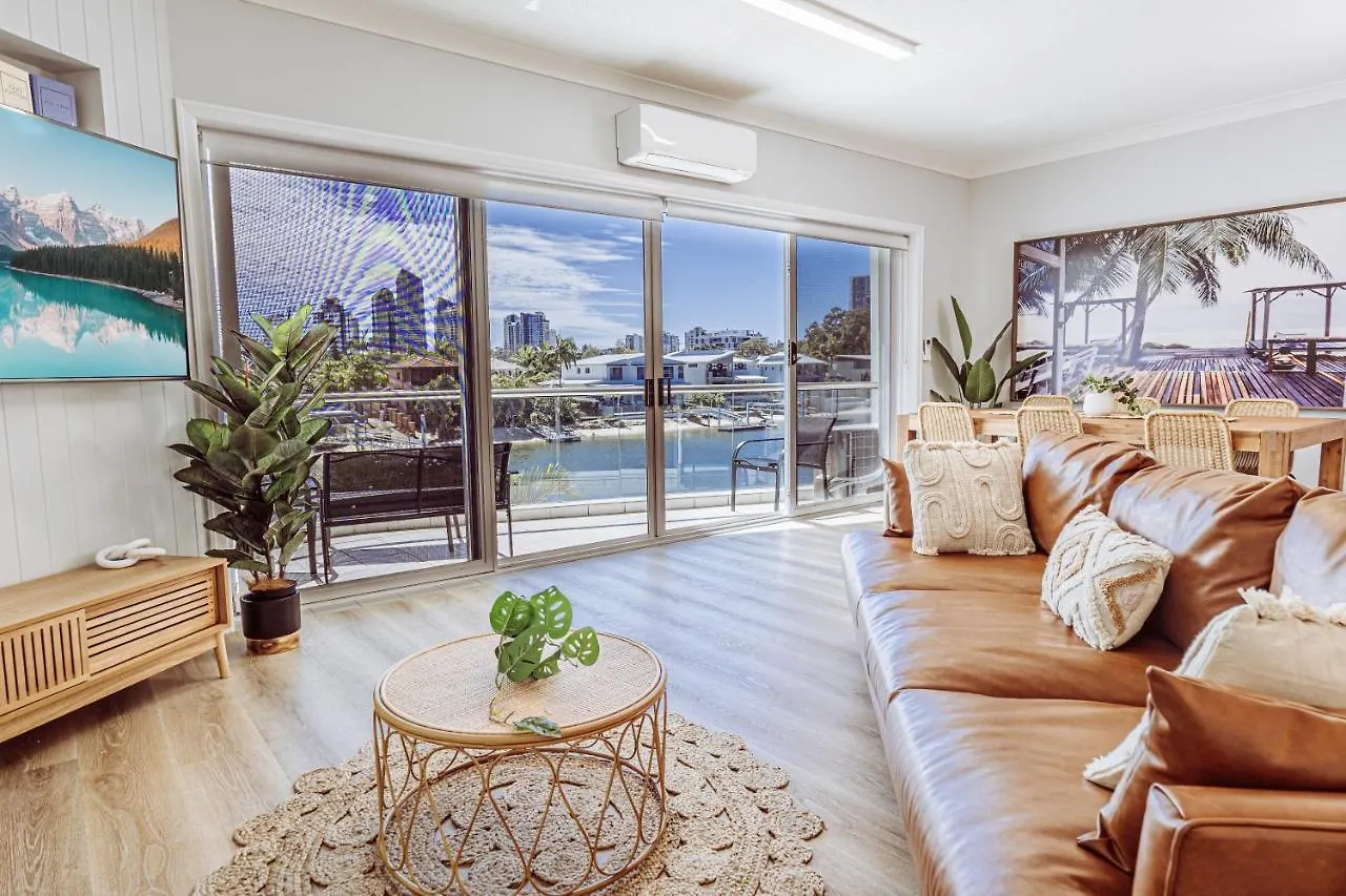 Luxury Canal Paradise, 3 Bed Apartment In Broadbeach Waters Gold Coast Vakantiehuis