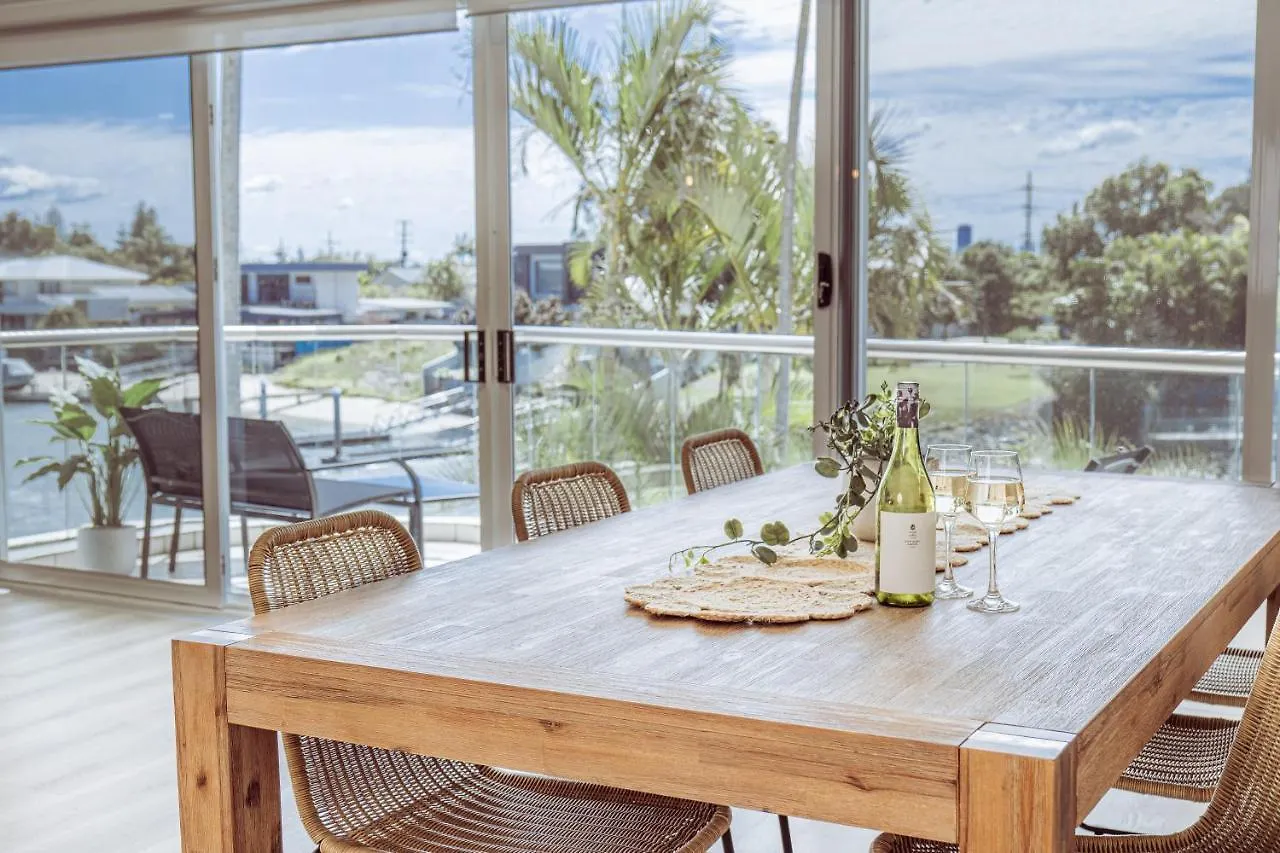 Vakantiehuis Luxury Canal Paradise, 3 Bed Apartment In Broadbeach Waters Gold Coast