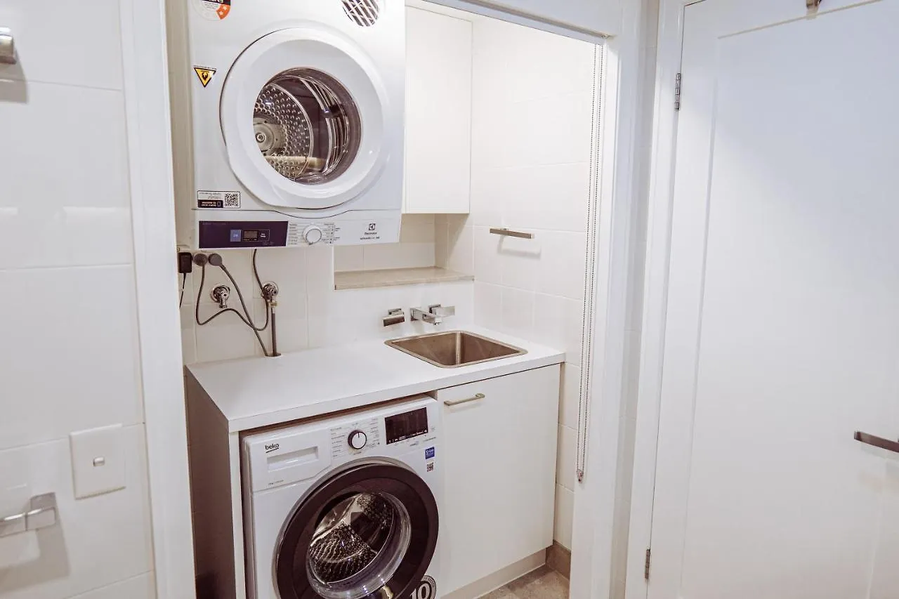 Luxury Canal Paradise, 3 Bed Apartment In Broadbeach Waters Gold Coast Vakantiehuis
