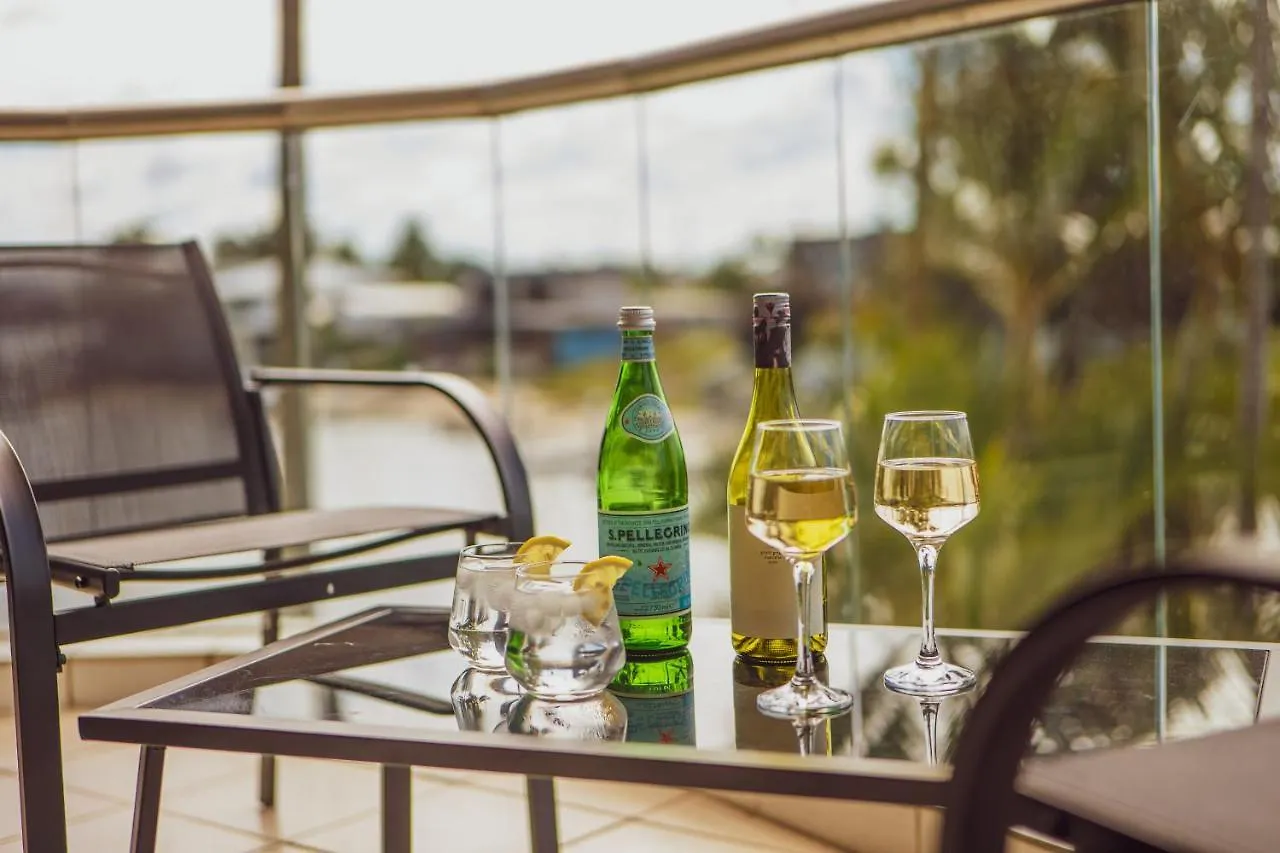 Luxury Canal Paradise, 3 Bed Apartment In Broadbeach Waters Gold Coast 0*,  Australië